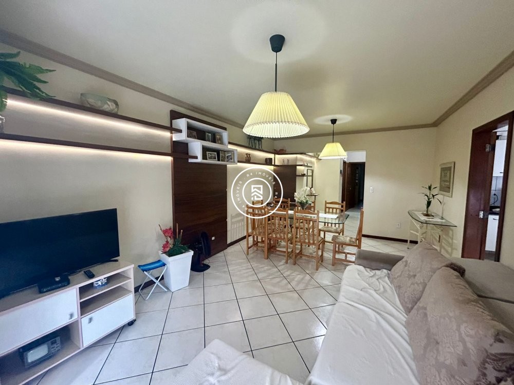 Apartamento mobiliado a 100m do mar