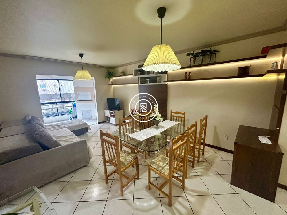 Apartamento mobiliado a 100m do mar