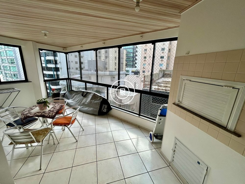 Apartamento mobiliado a 100m do mar