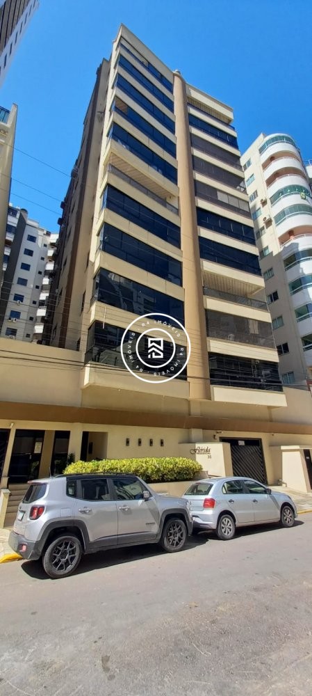 Apartamento mobiliado a 100m do mar