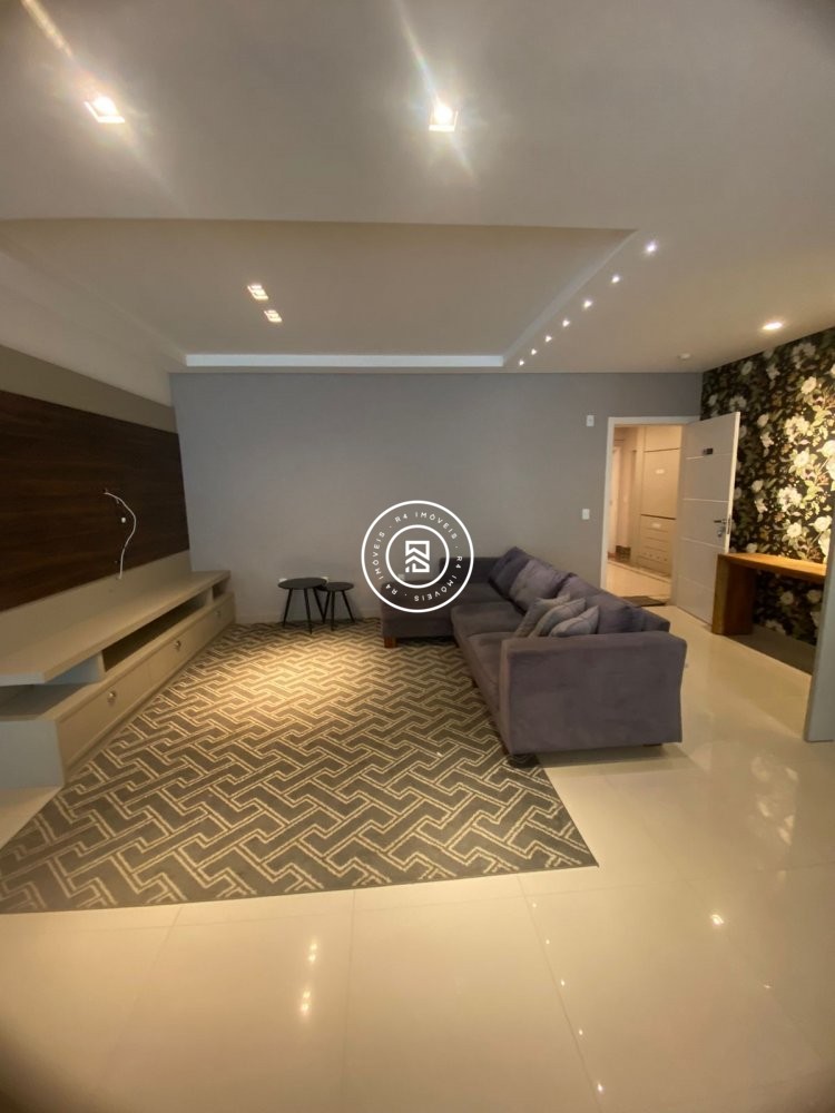 Apartamento na Meia Praia Mobiliado