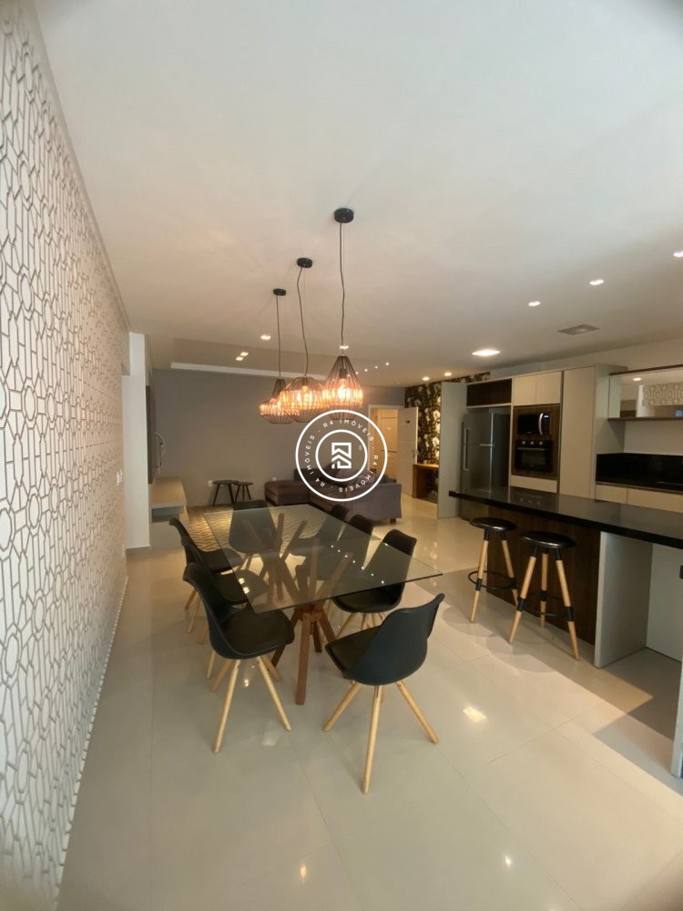 Apartamento na Meia Praia Mobiliado