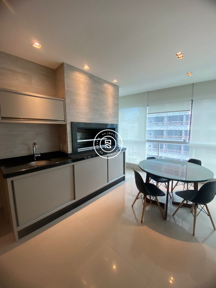 Apartamento na Meia Praia Mobiliado