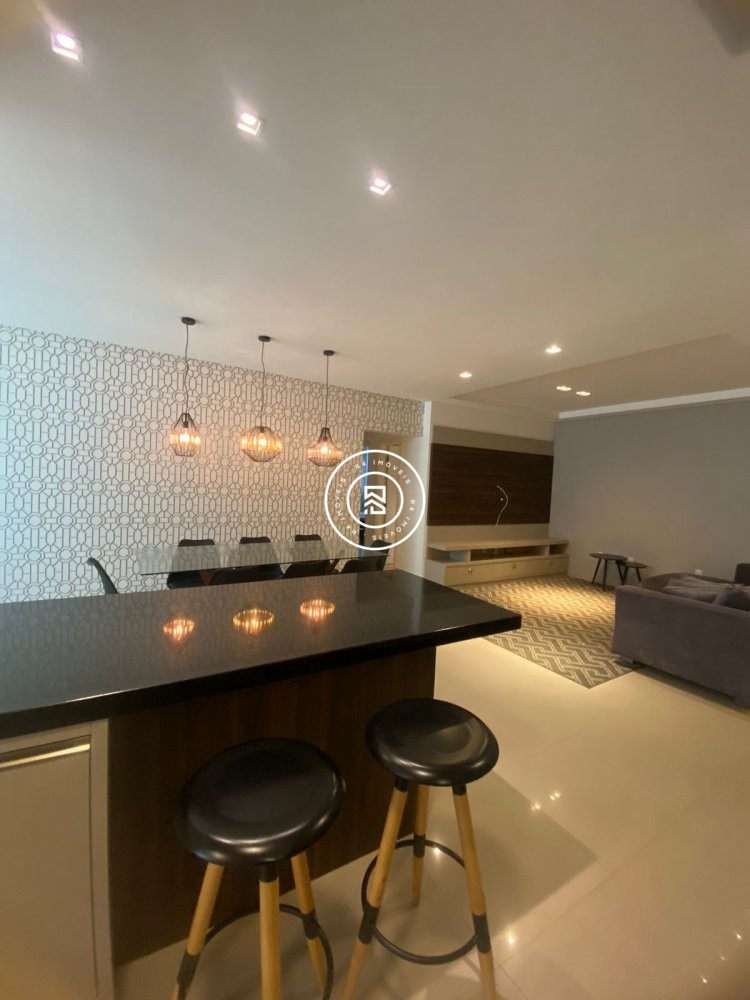 Apartamento na Meia Praia Mobiliado