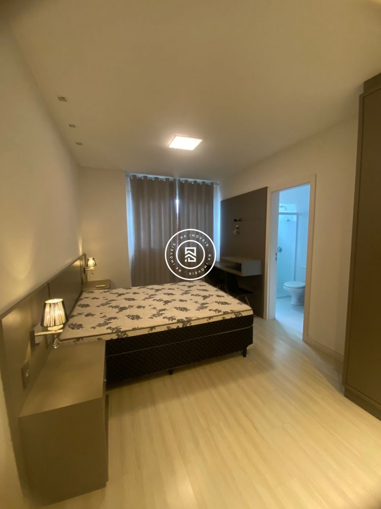 Apartamento na Meia Praia Mobiliado