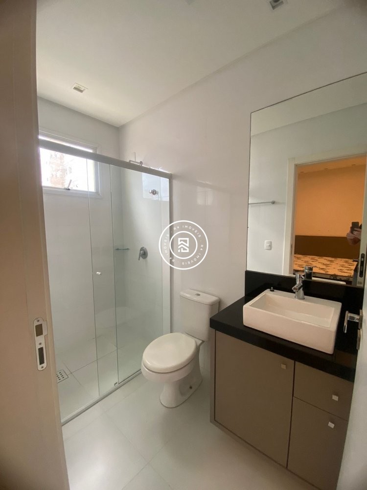 Apartamento na Meia Praia Mobiliado