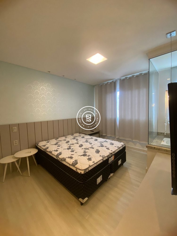 Apartamento na Meia Praia Mobiliado