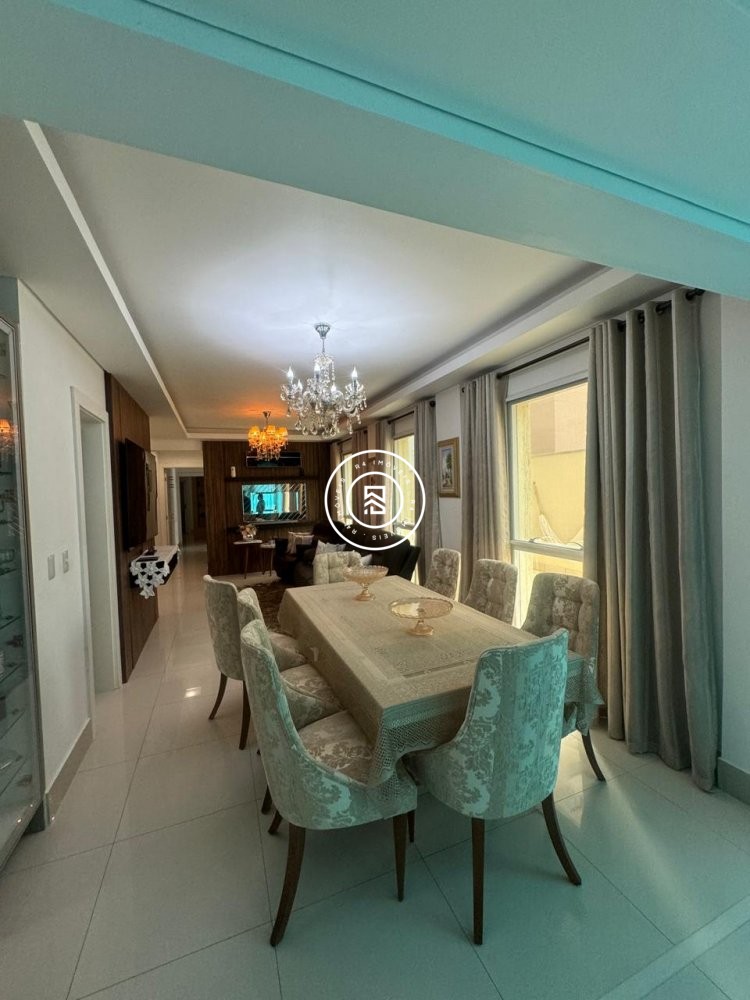 Apartamento mobiliado a 200m do mar