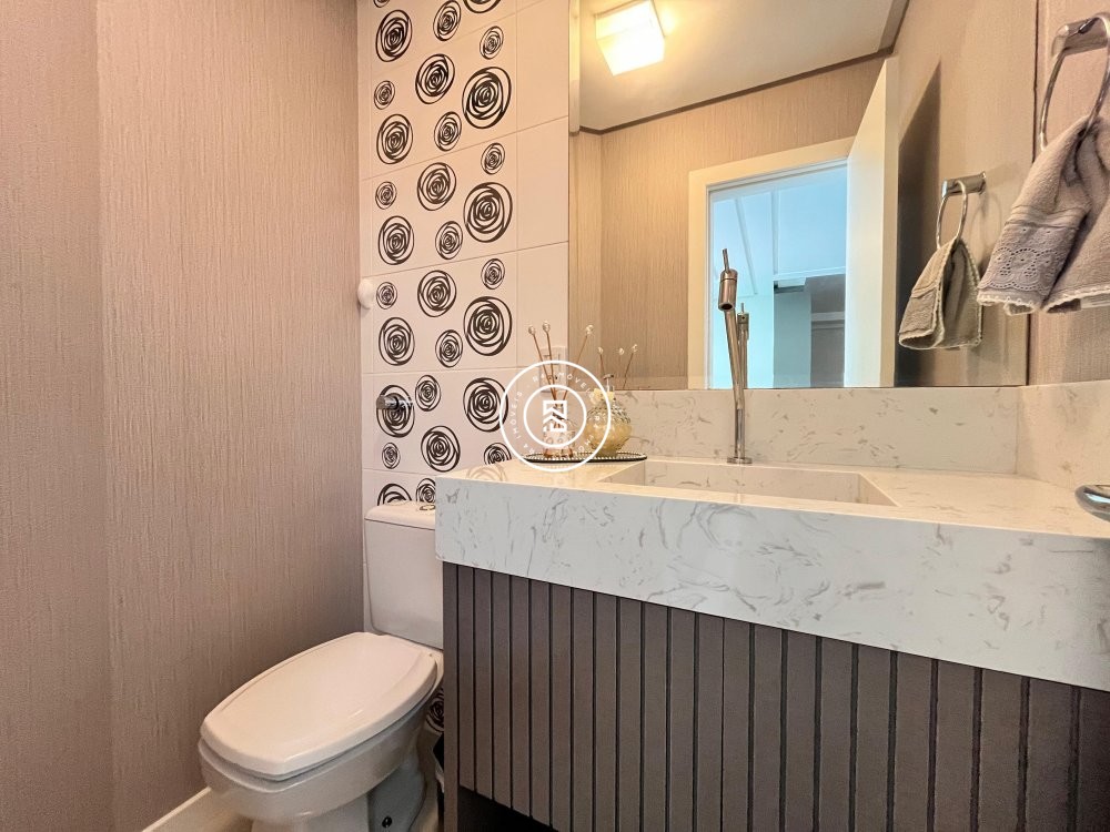 Apto frente mar com 04 sutes