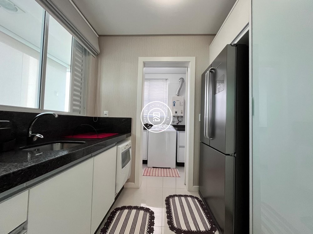 Apto frente mar com 04 sutes