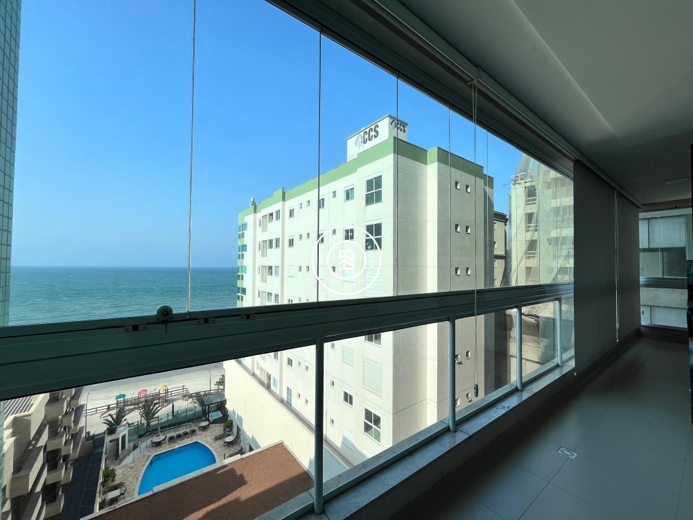 Apto frente mar com 04 sutes