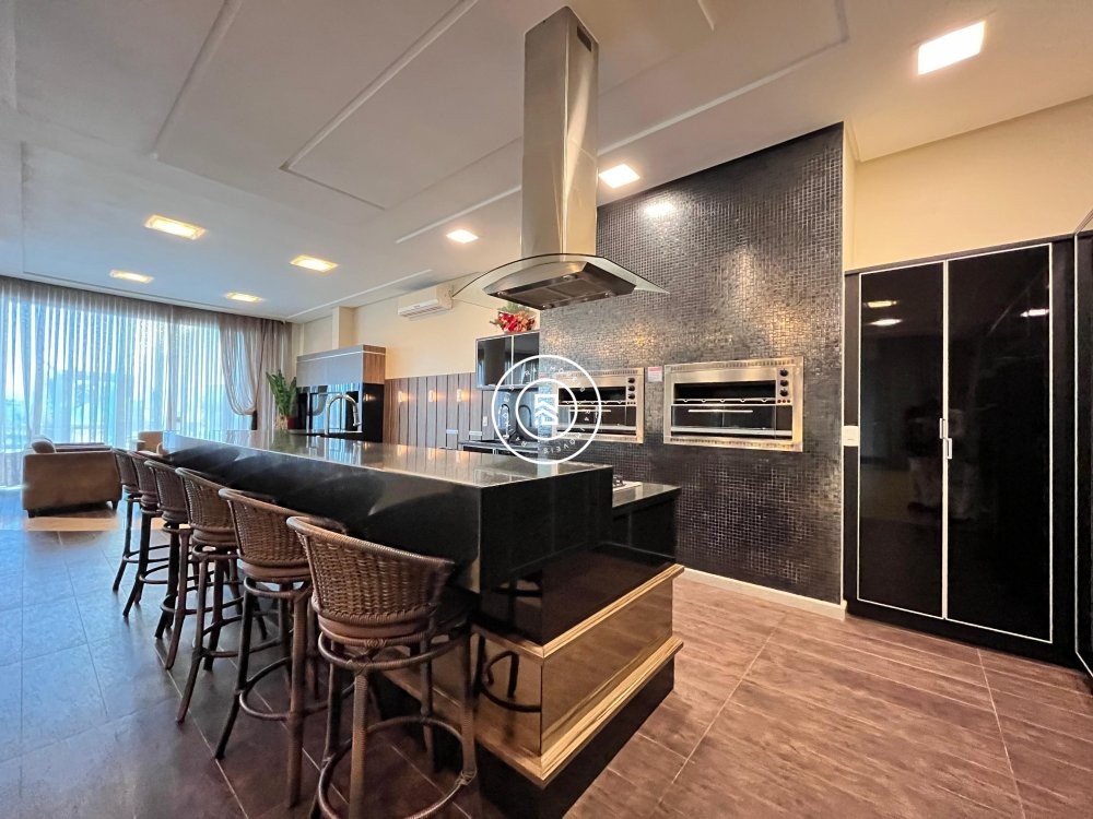 Apto frente mar com 04 sutes