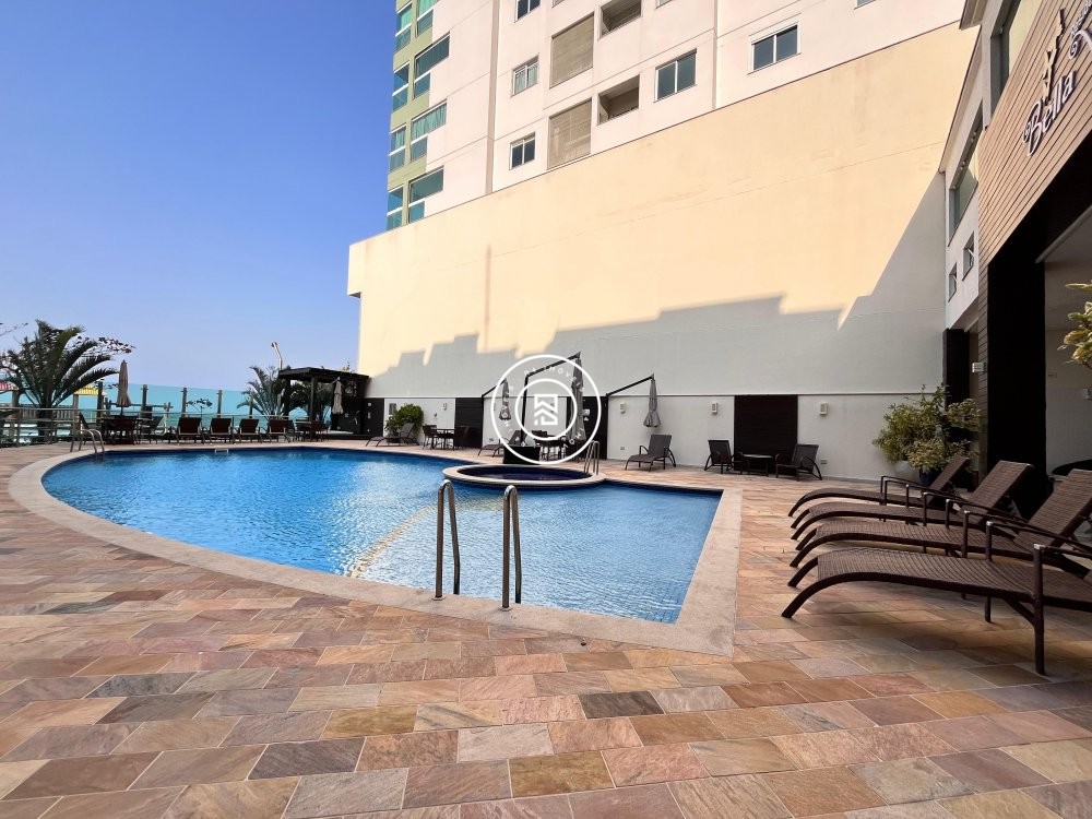 Apto frente mar com 04 sutes