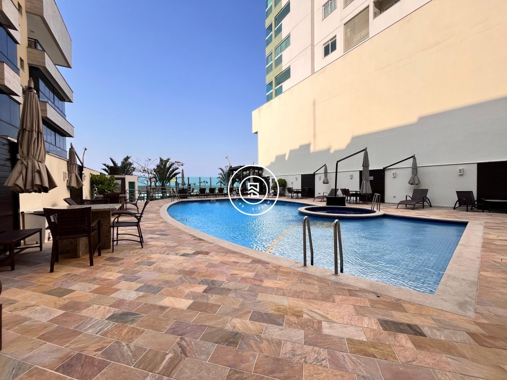 Apto frente mar com 04 sutes