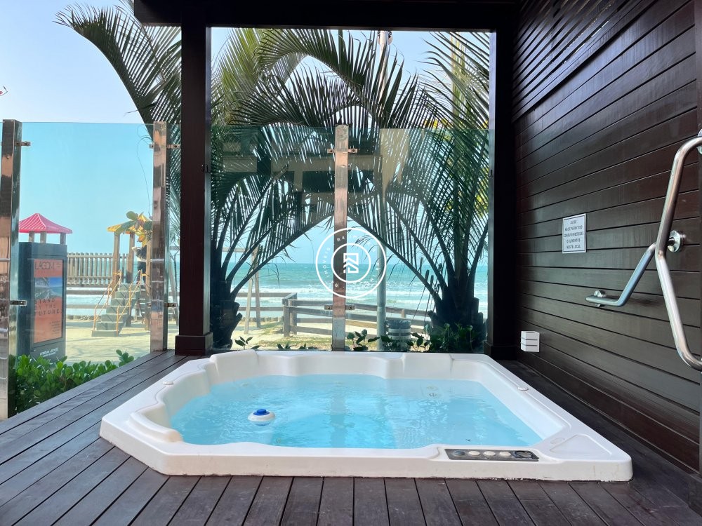 Apto frente mar com 04 sutes