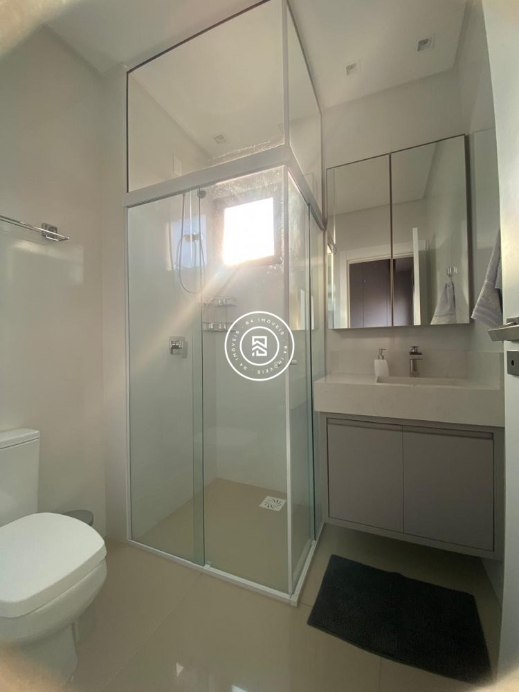 Lindo apartamento mobiliado com vista mar