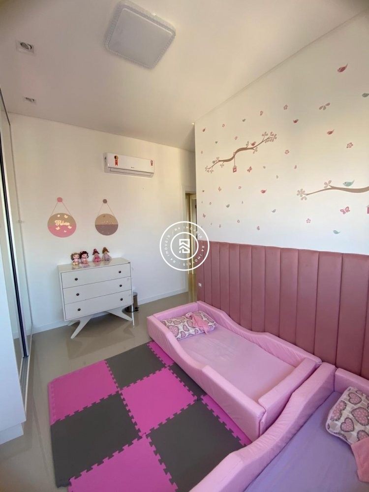 Lindo apartamento mobiliado com vista mar