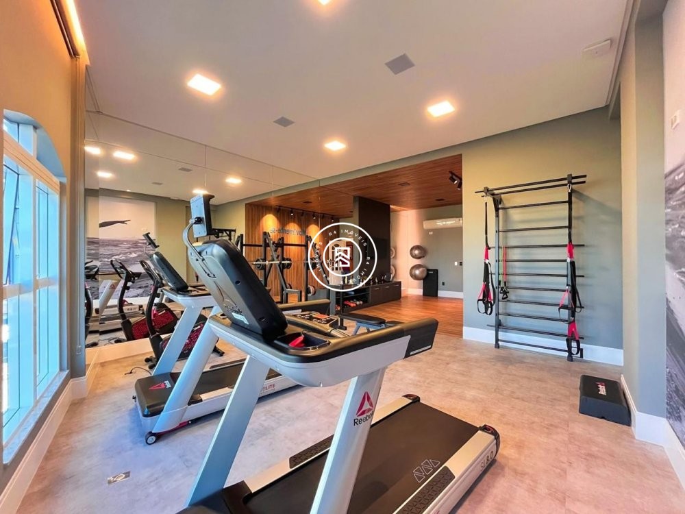 Apartamento finamente mobiliado na Meia Praia