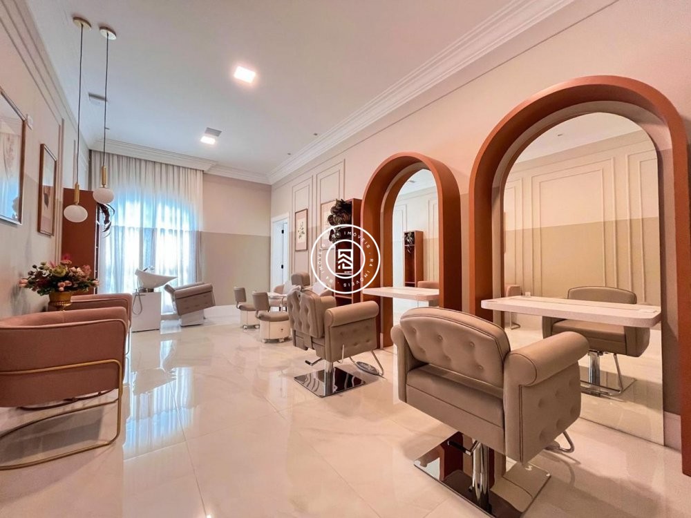 Apartamento finamente mobiliado na Meia Praia