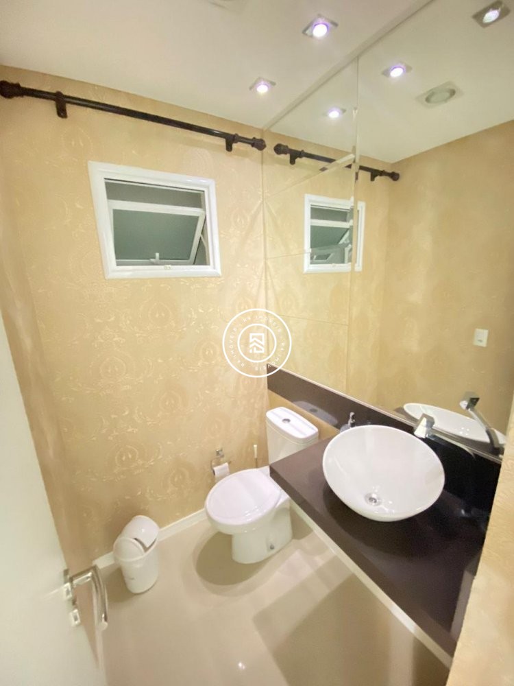 Apartamento com mobilia na Meia Praia