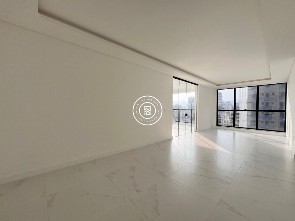 Apto novo com vista para a cidade