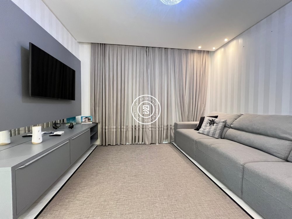 Lindo apartamento mobiliado na Meia Praia