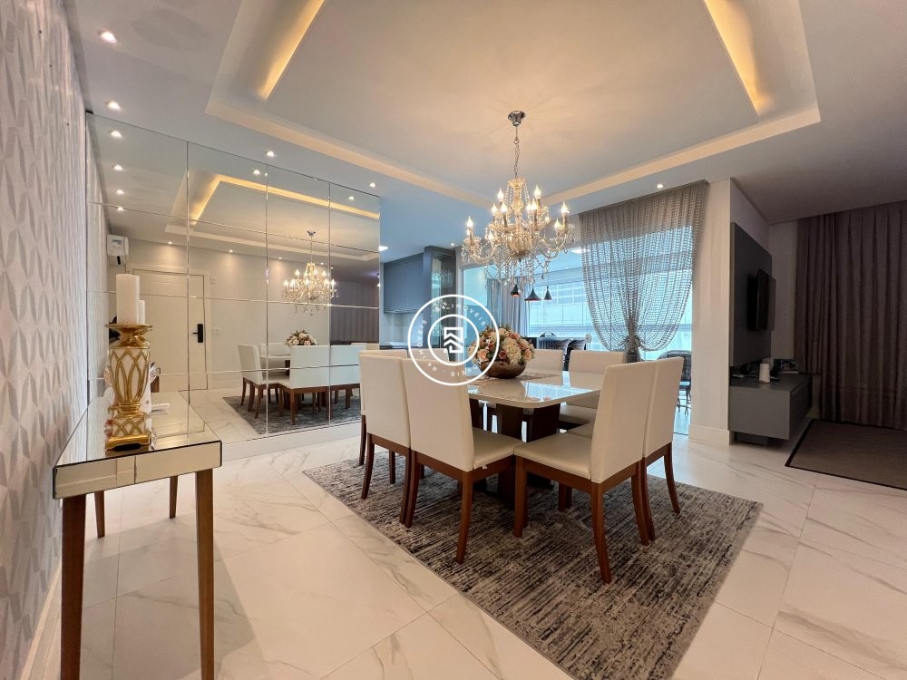 Lindo apartamento mobiliado na Meia Praia