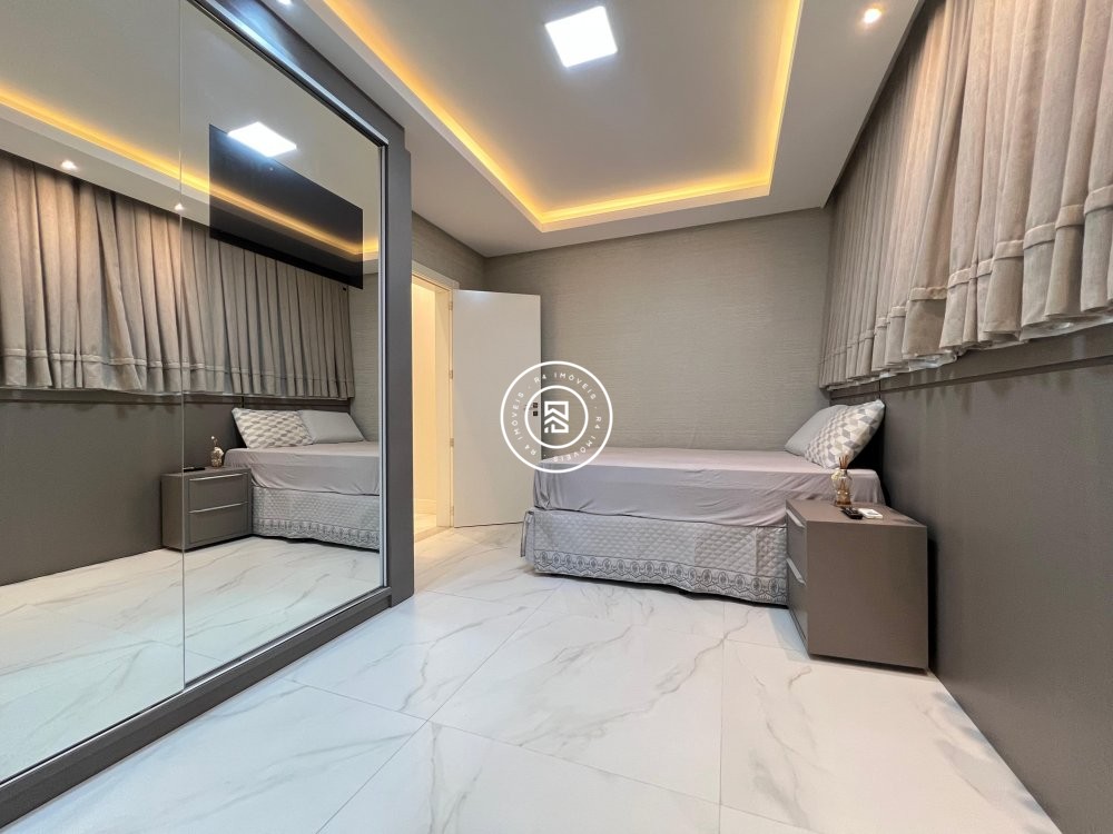 Lindo apartamento mobiliado na Meia Praia