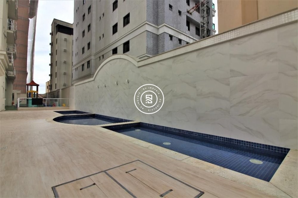 Lindo apartamento mobiliado na Meia Praia