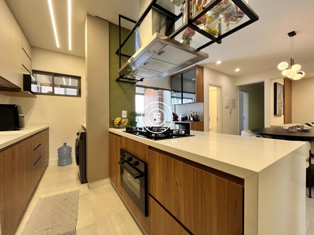 Apartamento finamente mobiliado com trs dormitri