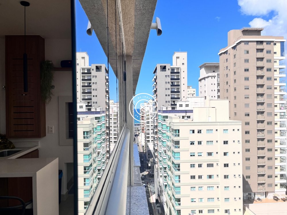 Apartamento finamente mobiliado com trs dormitri