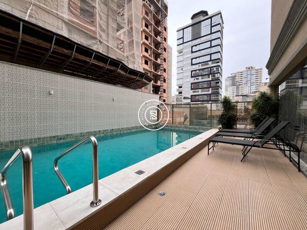 Apartamento finamente mobiliado com trs dormitri