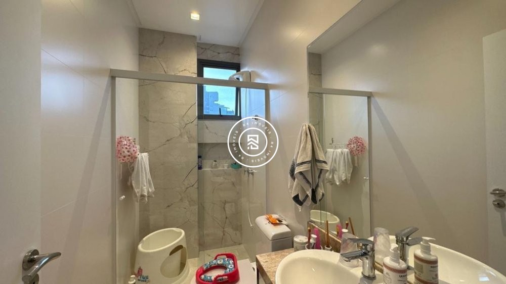 Apartamento mobiliado no Perequ