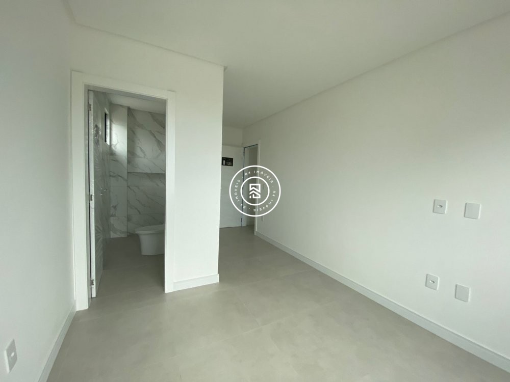 Apartamento novo no Balnerio Perequ