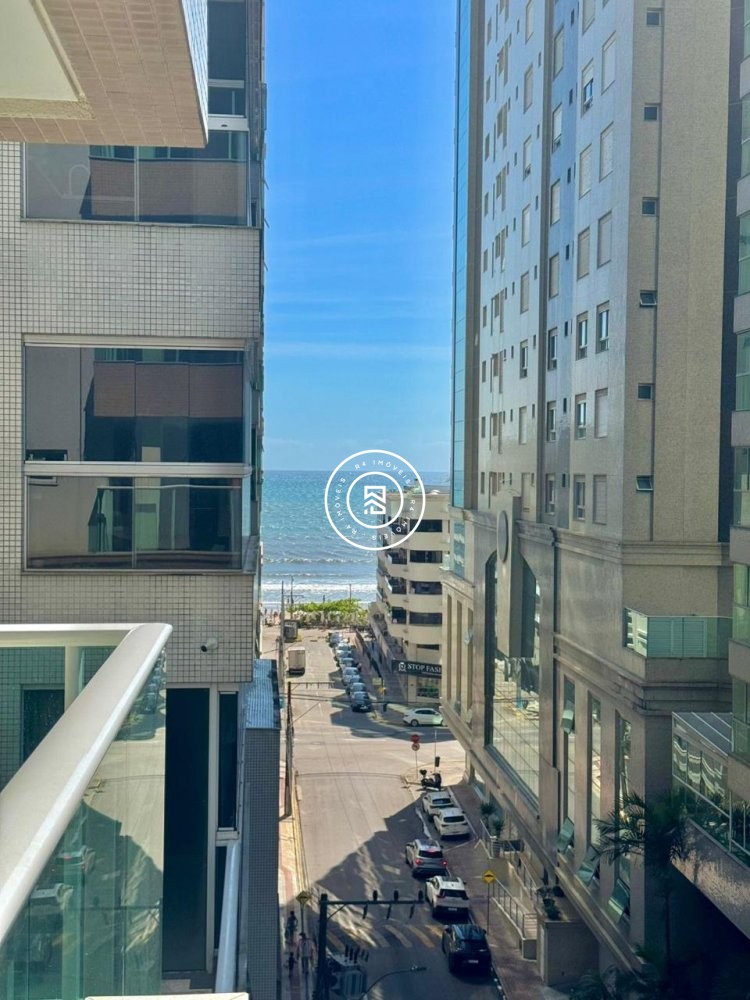 Lindo apartamento com 3 sutes na Meia Praia