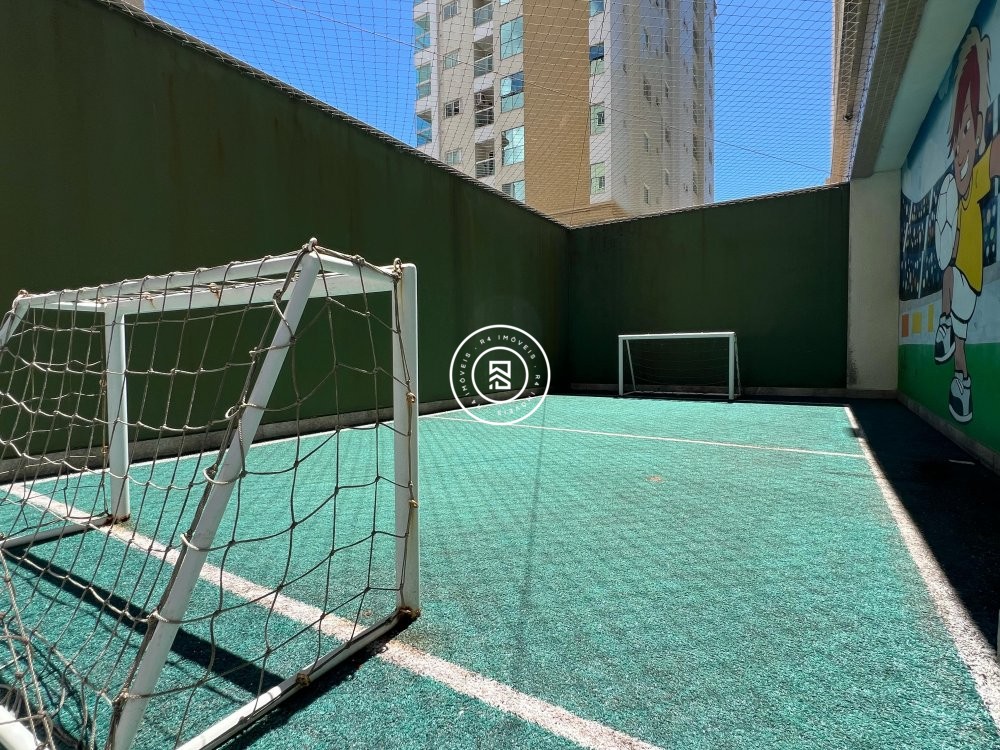 Lindo apartamento com 3 sutes na Meia Praia