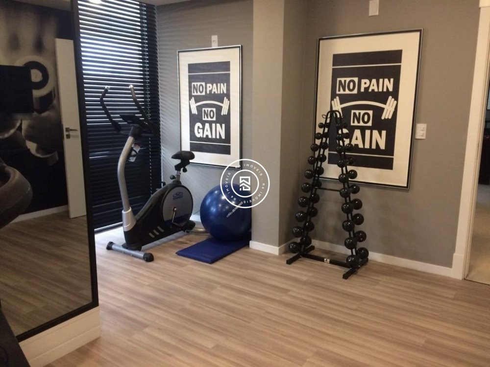 Lindo apartamento com 3 sutes na Meia Praia