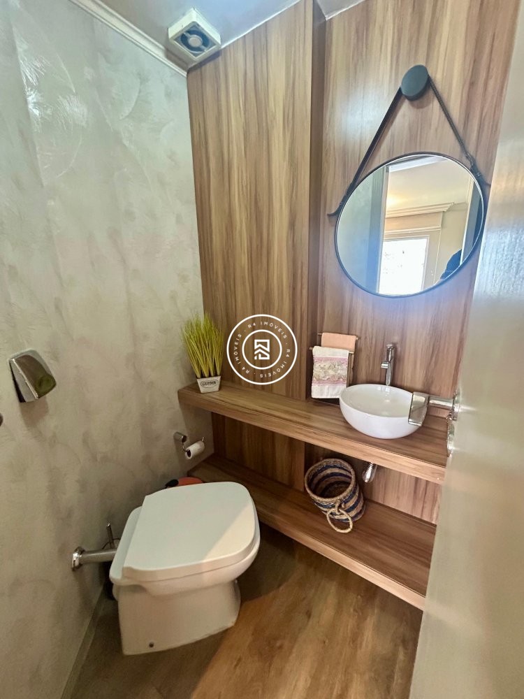 Apartamento mobiliado na quadra-mar e frente Aveni