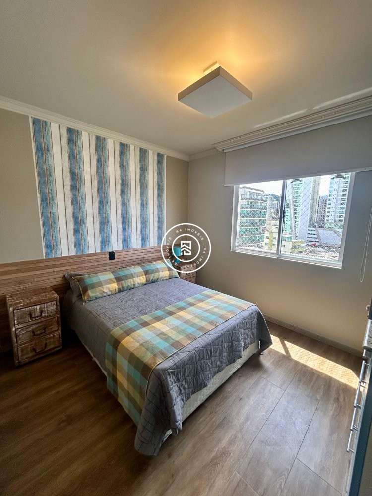 Apartamento mobiliado na quadra-mar e frente Aveni