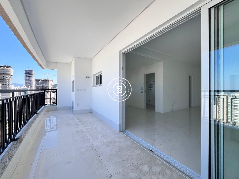 Apto novo a poucos metros do Mar