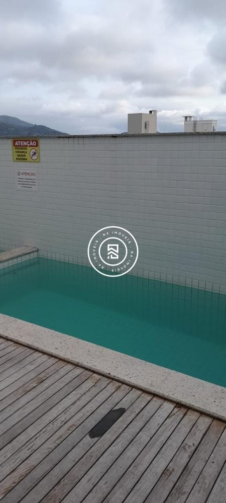 Apartamento mobiliado com 02 sutes no Perequ