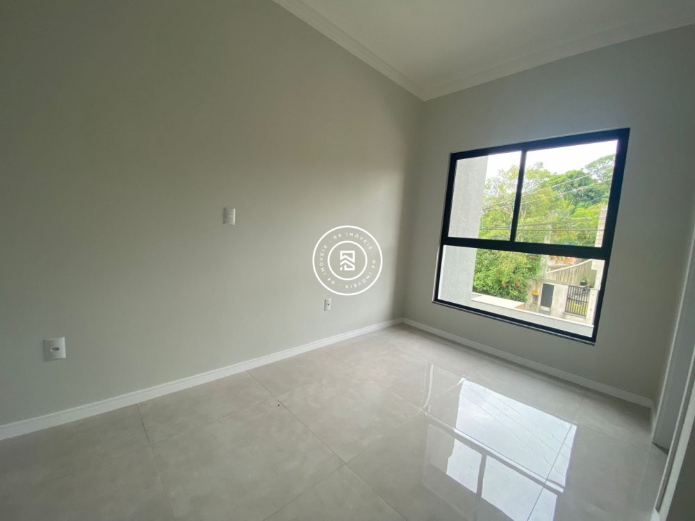 Sobrado novo no Alto Perequ