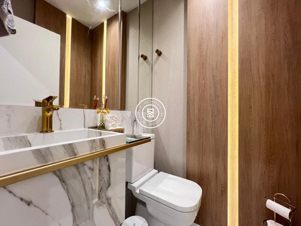 Apartamento finamente mobiliado na Meia Praia