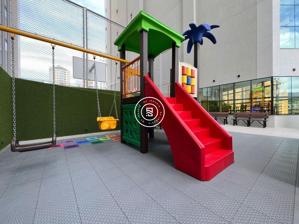 Apartamento finamente mobiliado na Meia Praia