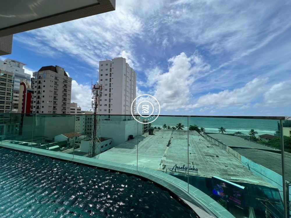 Apartamento finamente mobiliado na Meia Praia