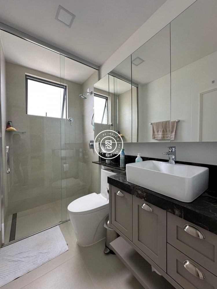 Lindo apartamento no Centro de Itapema