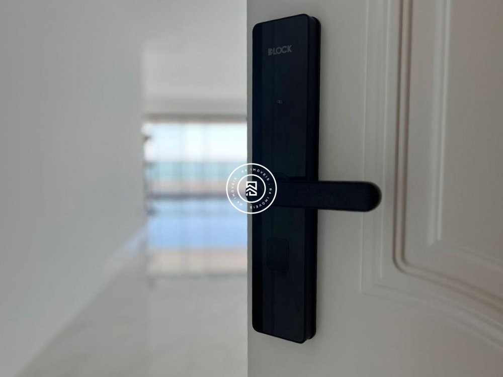 Excelente apartamento de 225m na Meia Praia