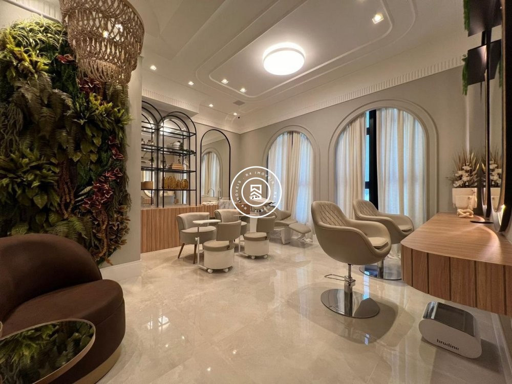 Excelente apartamento de 225m na Meia Praia