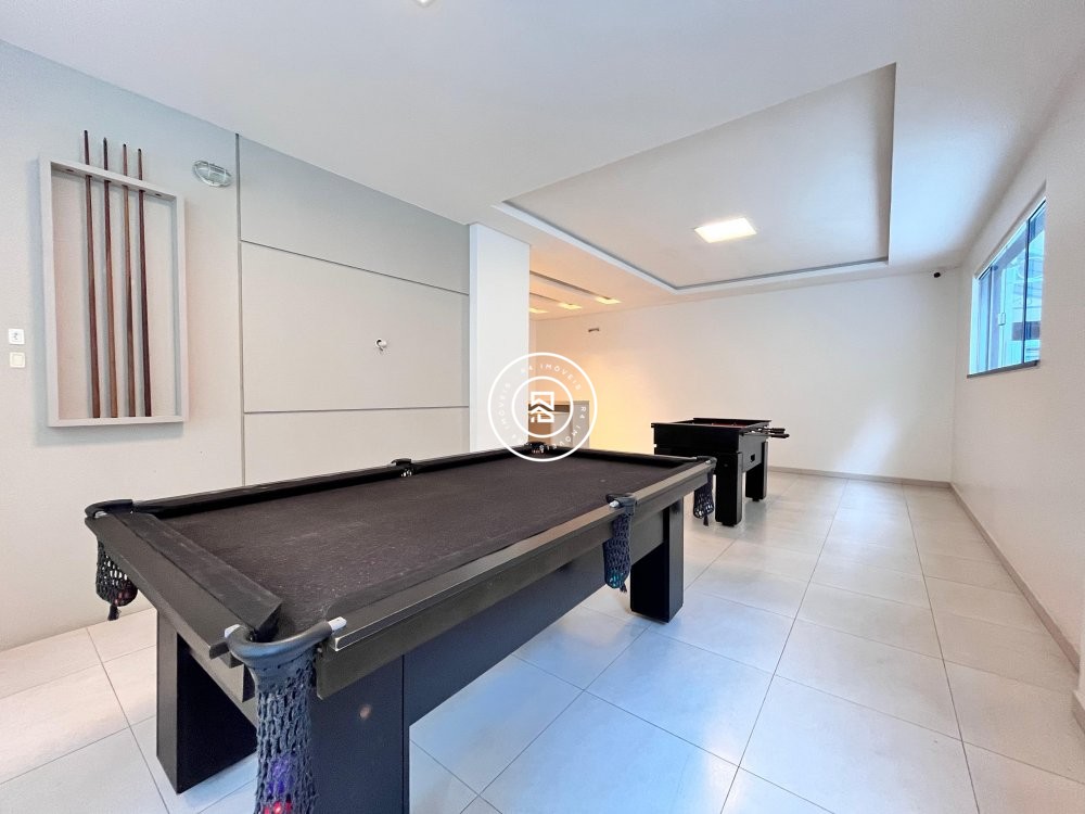 Apto mobiliado no corao da Meia Praia