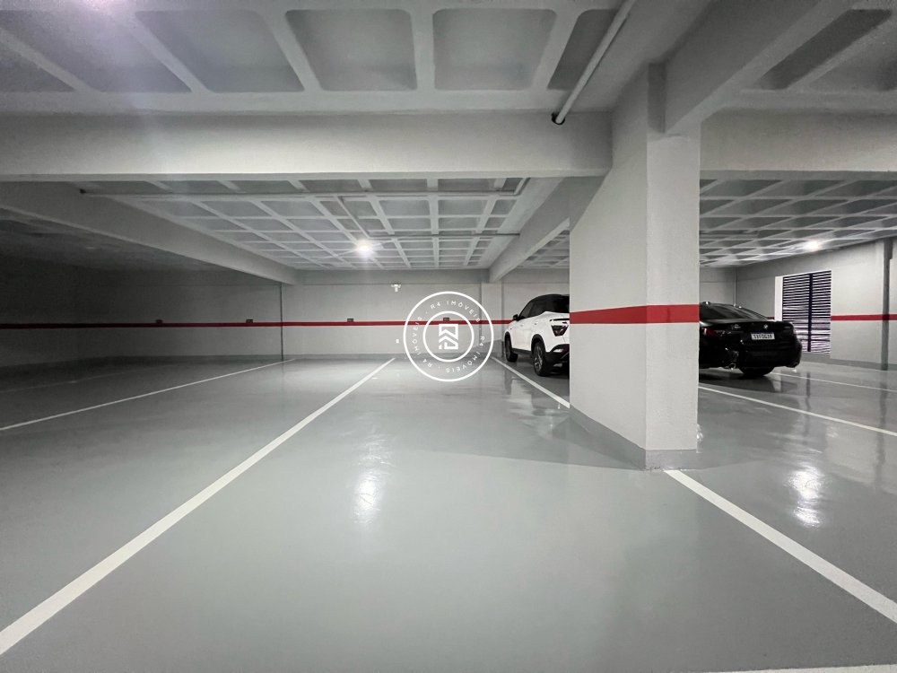 Apartamento novo na Meia Praia